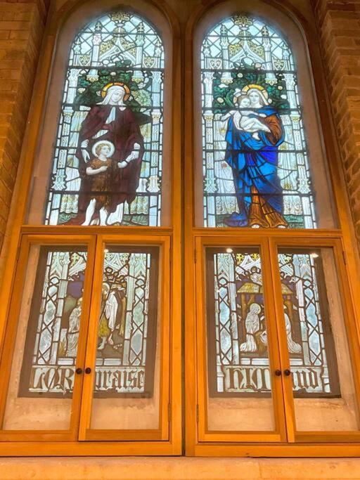 Magical Church Conversion In Watford Watford  Exterior photo