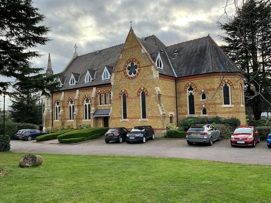 Magical Church Conversion In Watford Watford  Exterior photo